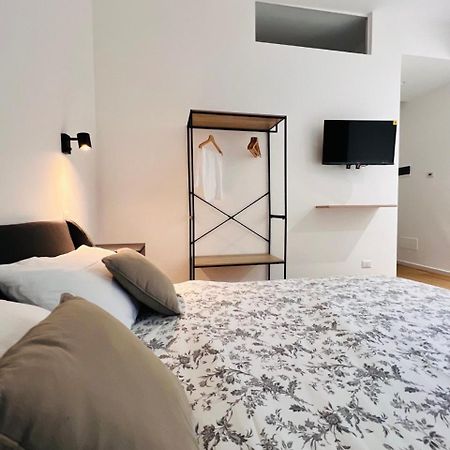 Finella Charming Rooms Bari Exterior photo